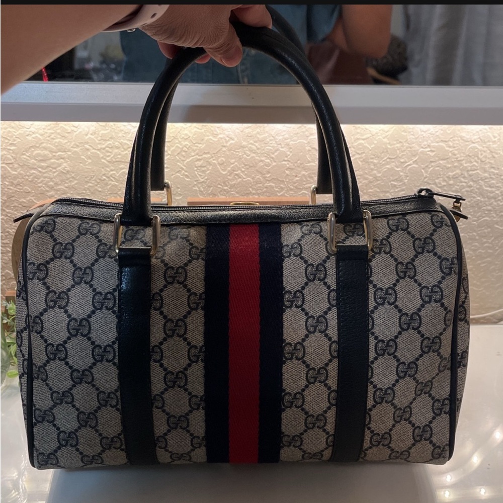 Gucci Beige and Black Satchel with Red Accent - Picture 2 of 11